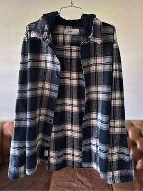 HOLLISTER • Black, Tan and White Plaid Hooded Flannel